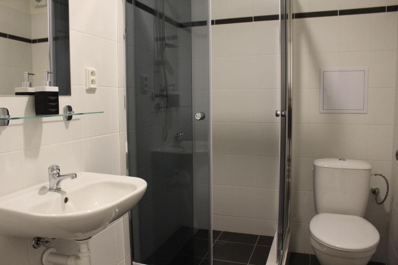Hotel Cerny Kun Лоуни Екстер'єр фото